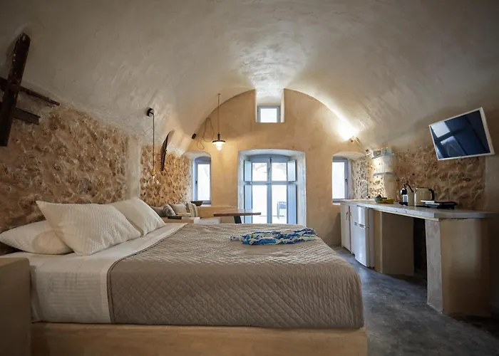Oia\'S Cellars