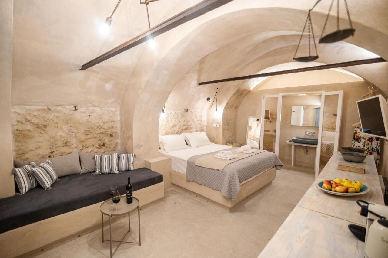 Oia's Cellars Апартаменты