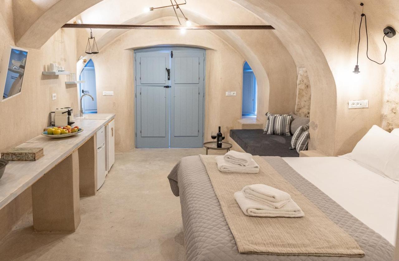 Апартаменты Oia's Cellars *